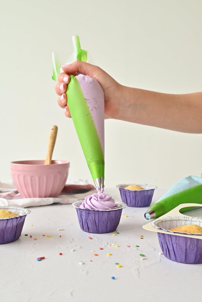 One Way Masterline Green Piping Bag - 18